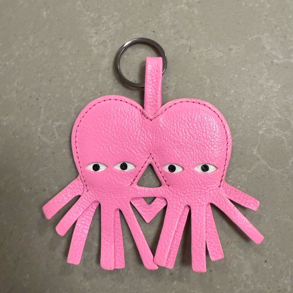 Min & Mon Vibrant Pink Keychain